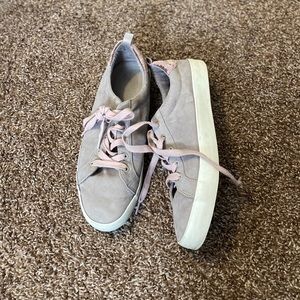 Gap sneakers